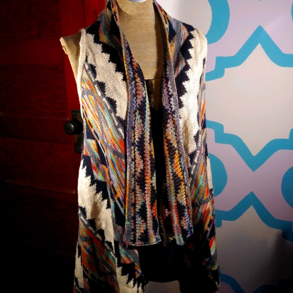 ❄2/$15❄ Tribal sleeveless sweater vest/shrug S/M SALE!